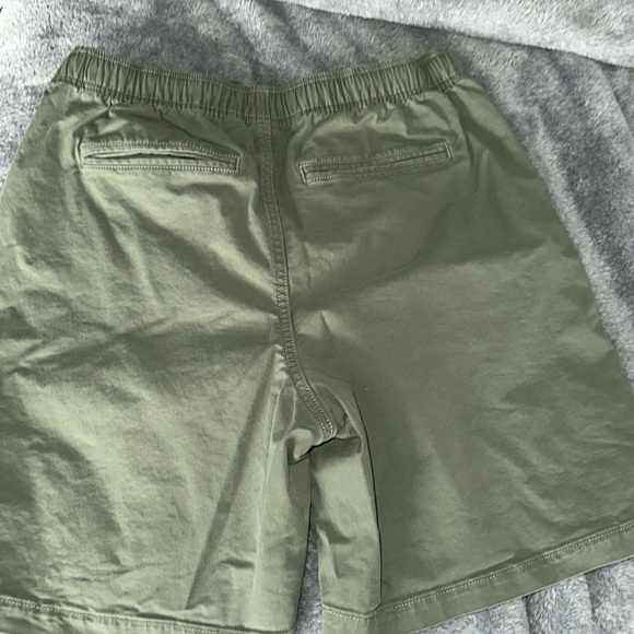 Gap Men’s 7" Easy Shorts With E-Waist, Desert Cactus - Picture 9 of 13